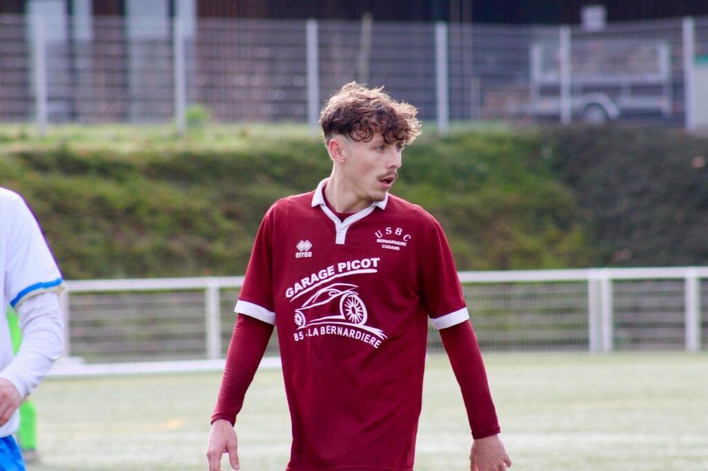 BG3210 - INSIGNE IFK Umeå UME SPELEN FOOTBALL SUEDE