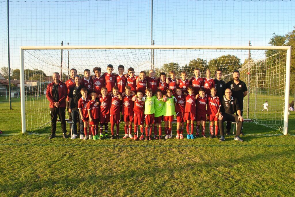 BG4085 - insigne FOOTBALL ou autre USM Union Sportive de